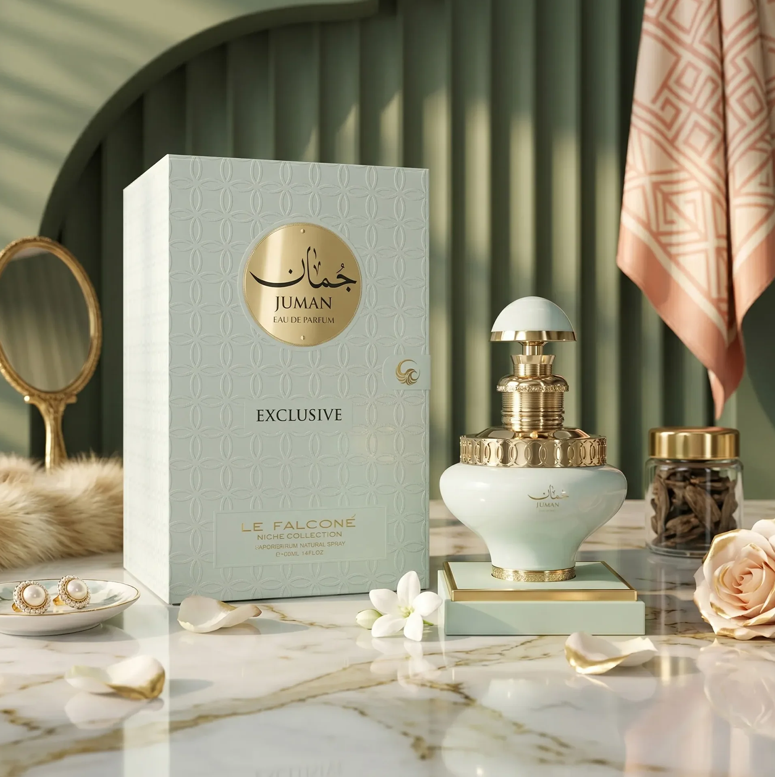 Une photo luxueuse du flacon Juman Exclusive 100ml et du coffret cadeau, sur une surface en marbre avec des perles, des pétales de rose et des accents décoratifs.