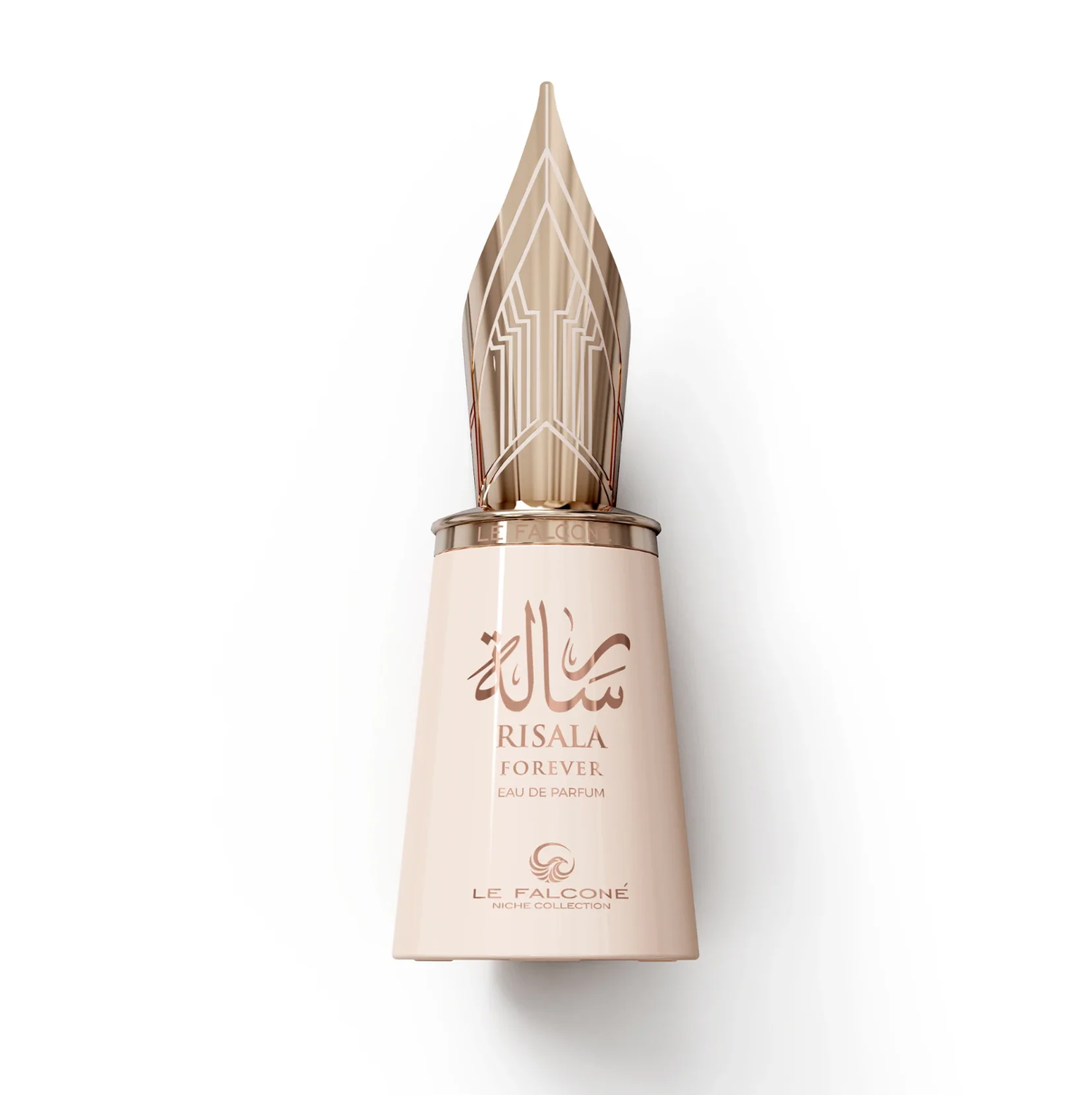 Gros plan sur le flacon Le Falconé Risala Forever 100ml avec un bouchon en plume d'oie dorée. Une prise de vue en studio du flacon de parfum Risala Forever 100ml, mettant en valeur son corps épuré et le capuchon sculpté et complexe de la plume d'oie dorée qui définit ce parfum de niche unique.